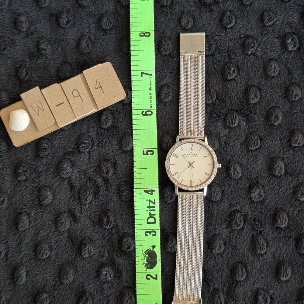 Item #W94 Skagen silver 1.25in face adjustable band Watch